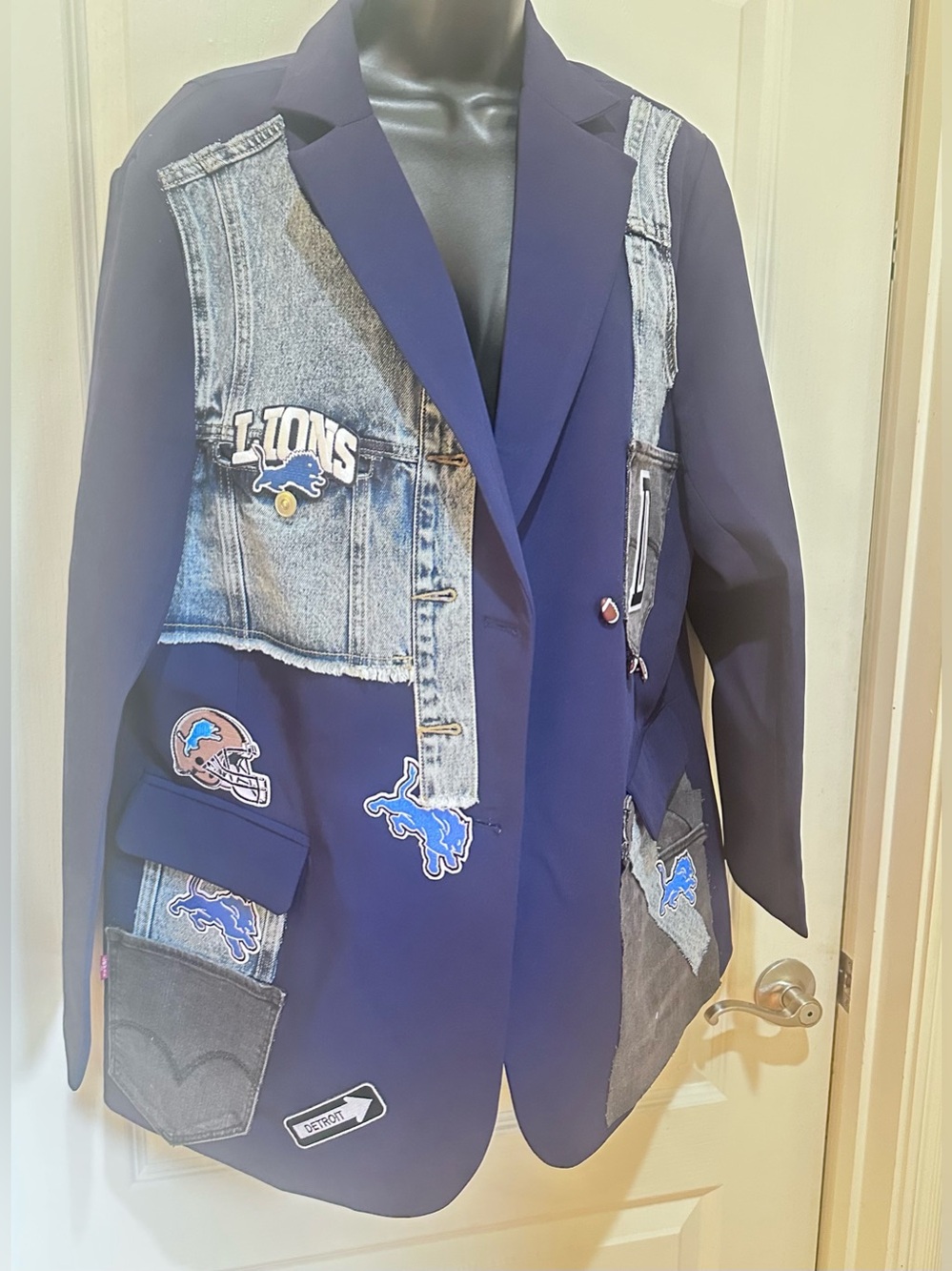 Upcycled Detroit inspired Patchwork Navy Blazer size 16 - Picture 5 of 6